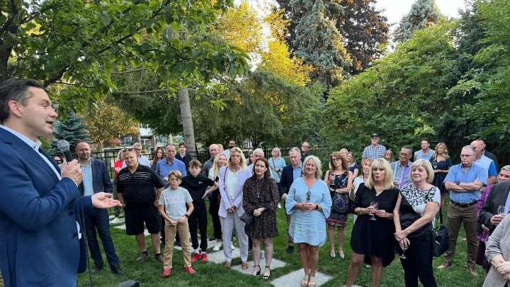Pierre Poilievre stops in Belleville, speaks to Quinte News