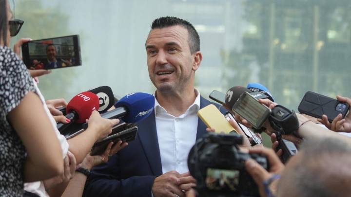 Vicent Mompó a Vox: “El valenciano es la lengua que corre peligro”