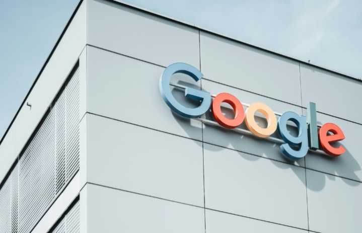 Bruselas multa a Google con 2.950 millones
