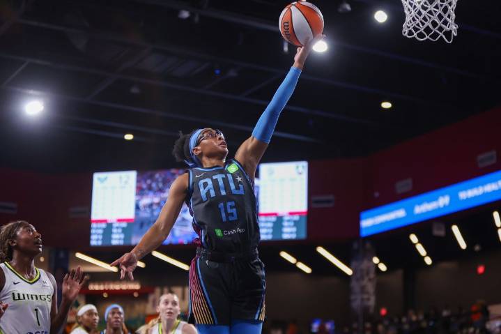 Deadspin | Dream working on pressure moments; Sparks try to keep gaining ground