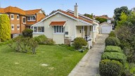 Perth property: Elderly woman celebrates after her Nedlands house sells at auction for an incredible amount