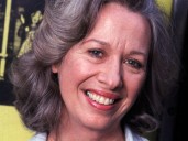 Polly Holliday, a brassy waitress on TV’s ‘Alice,’ dies at 88