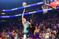 Deadspin | Alyssa Thomas amasses triple-double as Mercury eliminate Liberty