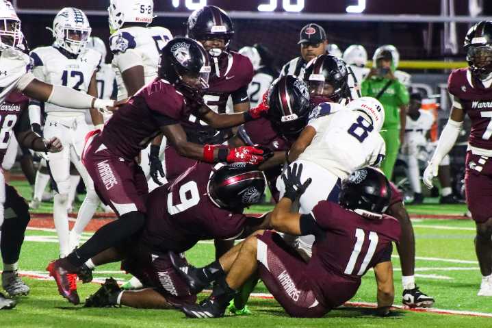 Staten Island HS football: Bend-but-don’t-break defense keeps Curtis afloat before late surge paves way to win