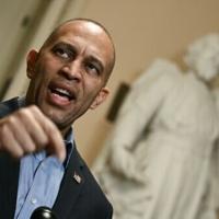 Trump meets Democrats without breakthrough on imminent shutdown