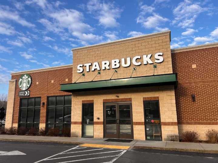 Starbucks Is Closing 400 Stores This Weekend—4 Things We Know So Far