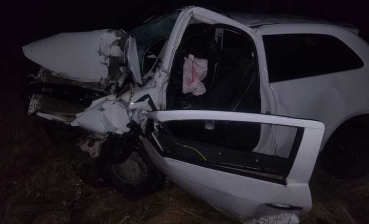 Conducía ebrio por ruta 5 y chocó contra árboles cerca de Catriló: sufrió fractura