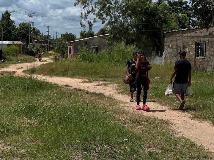 Más 300 habitantes de Villa de La Floresta piden atención en los servicios básicos