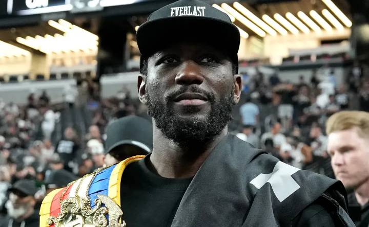 Ilia Topuria makes surprising challenge to Terence Crawford after boxer claims he doesn’t know the UFC star