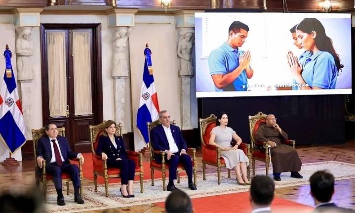 Presidente Abinader preside culto en Palacio Nacional por el Día de la Biblia: “Su palabra es guía para la nación”