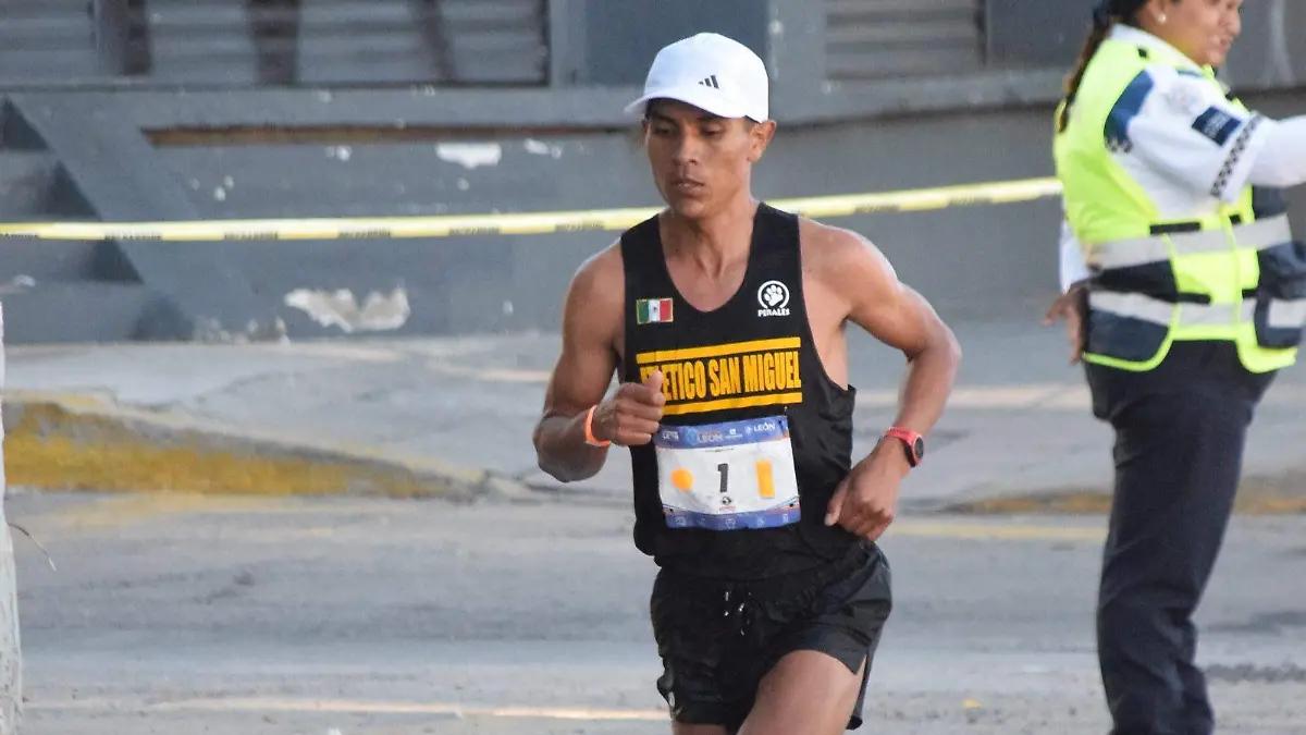Maratón León 2025 fue todo un reto para Rubén Chávez