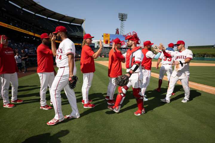 Zach Neto y Mike Trout hacen ganar a Angelinos 4