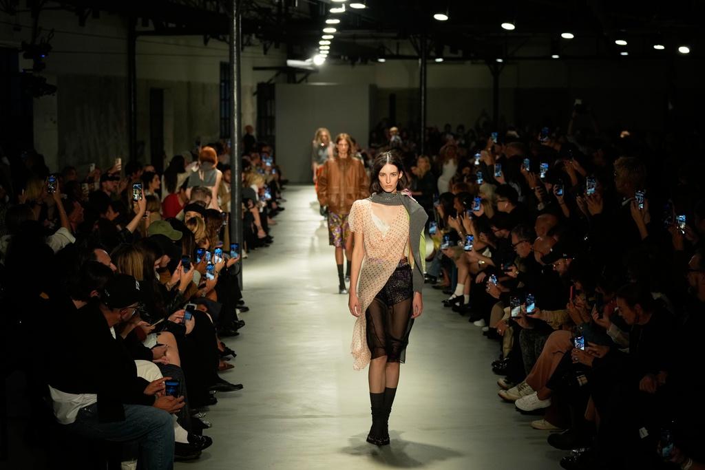 Alessandro Dell'Acqua's No. 21 line is light and fun