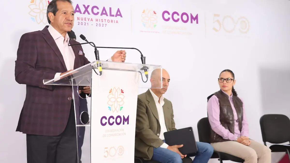 Errores en lonas patrias de Tlaxcala obligan a restringir uso de IA, afirma gobierno estatal