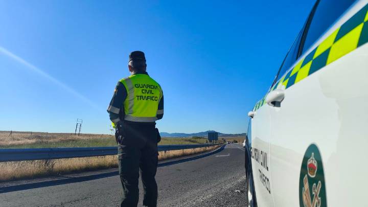 La Guardia Civil de Cáceres investiga a una conductora por circular en sentido contrario y bajo la influencia de drogas