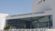 Aguas negras inundan área de urgencias del Hospital de Ortopedia del gobierno estatal