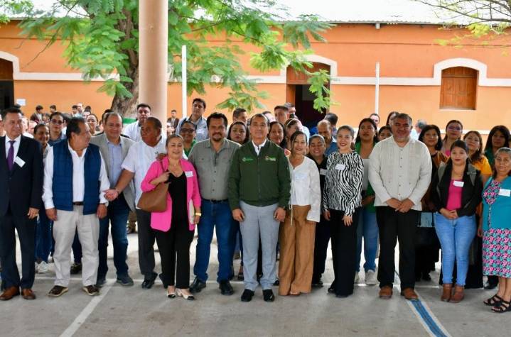 Respaldo del magisterio potosino a iniciativa en favor de docentes