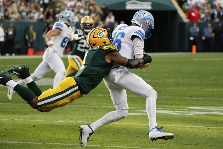 Micah Parsons has a successful debut with the Packers while dealing with a back issue
