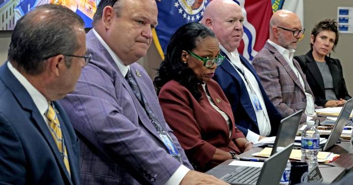 St. Louis police board members reappointed after special session