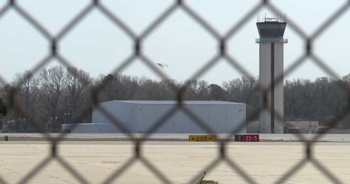 Passenger plane safely lands at ORF with single