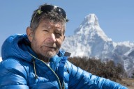 Carlos Soria corona la cima del Manaslu con 86 años y bate el récord mundial de la persona de más edad en ascender a un 8.000