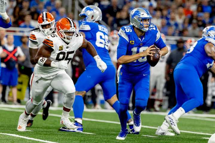 Lions go 3 games without allowing sack for first time since NFL started tracking the stat