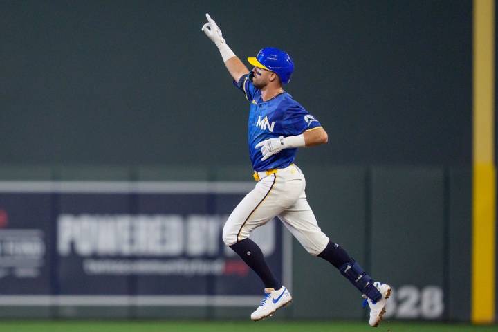 Deadspin | Twins' Kody Clemens off to great start in series with Diamondbacks
