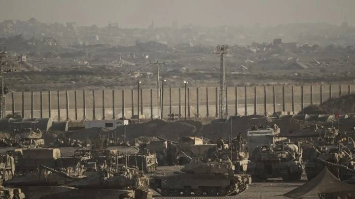 Israel lanza su ofensiva total sobre Ciudad de Gaza y entra con tanques en la zona: "Está ardiendo"