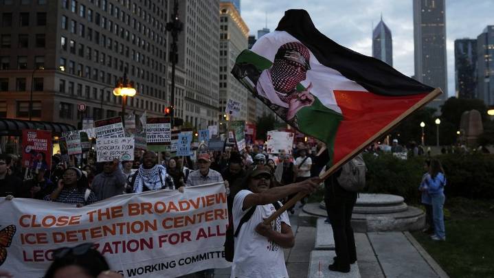 Chicago churches urge calm resistance ahead of expected federal intervention