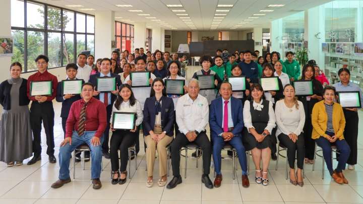 Iberdrola México beca a 11 estudiantes de excelencia