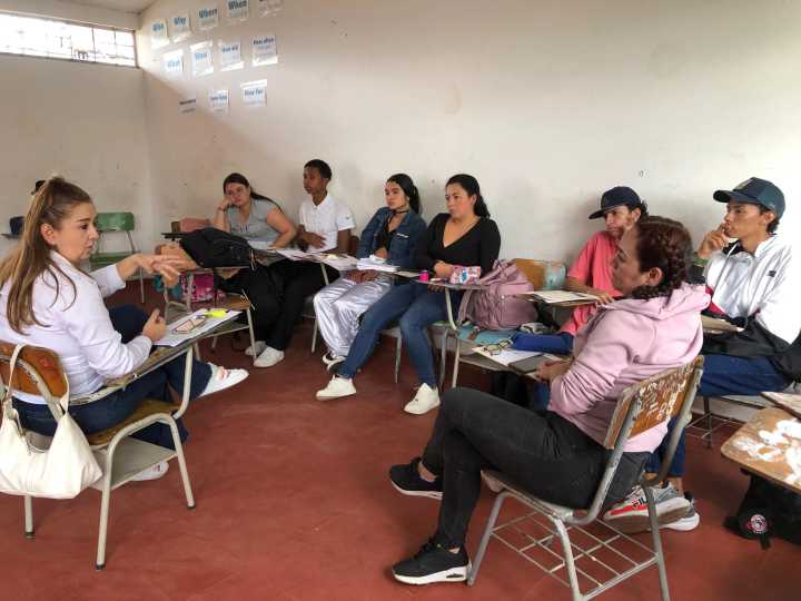 En camino de fortalecer la educación sabatina, dominical y nocturna para jóvenes extraedad y adultos