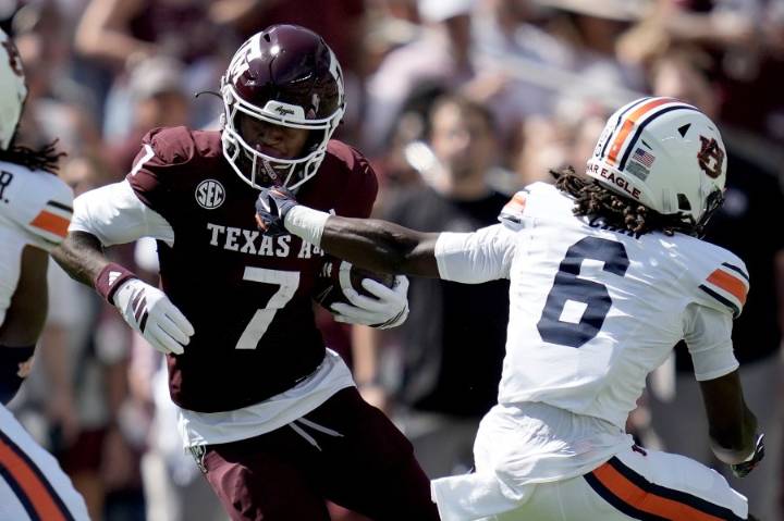 Texas A&M defense shines in 16-10 win over Auburn