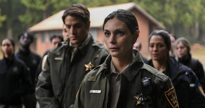'Fire Country' sparks Morena Baccarin's 'Sheriff Country'