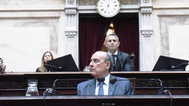 La oposición afina la estrategia para impulsar una moción de censura y desplazar a Francos por no aplicar la Ley de Discapacidad
