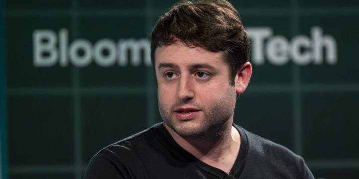 Figma's 33-year-old billionaire CEO says he tells his team to ignore stock price volatility: 'We don't control that number, we control the inputs'
