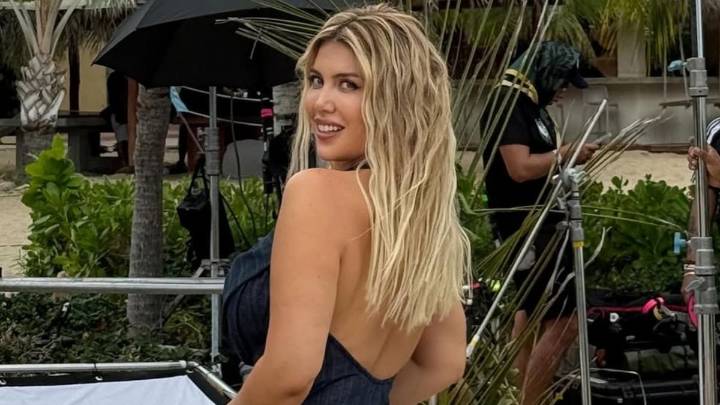 Wanda Nara se sumó a la microbikini taparrabos y paralizó las playas de México