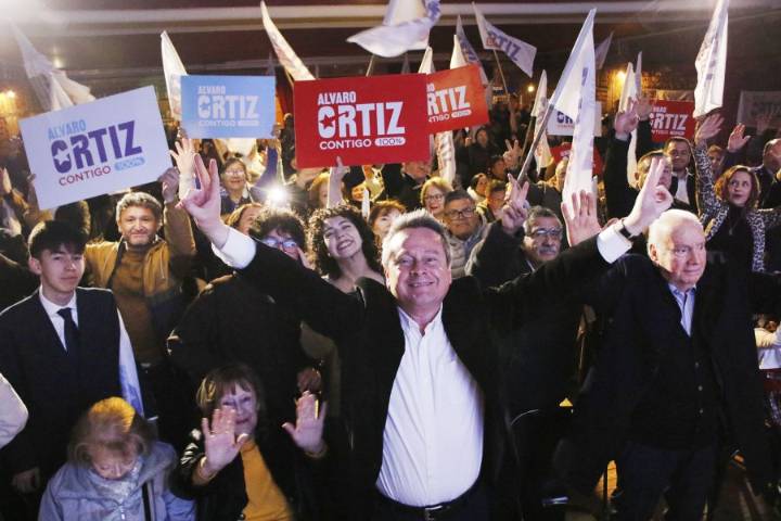 Álvaro Ortiz destaca apoyo transversal en su carrera al Congreso