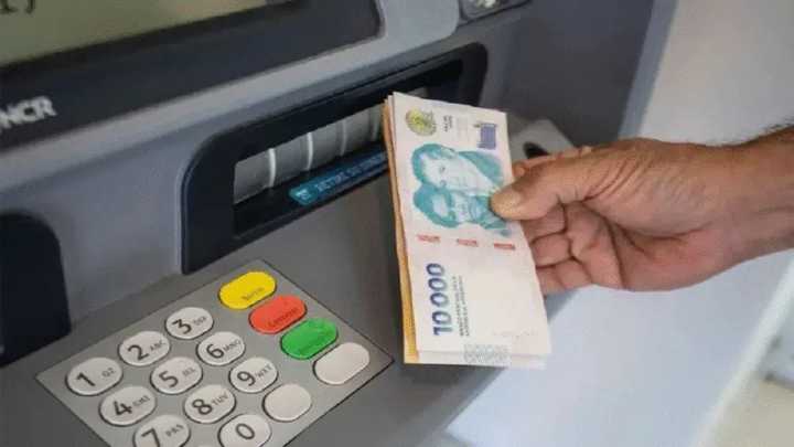 Pago para la Administración Pública: nuevo piso salarial, aumento del 3,8 % y primera cuota del bono