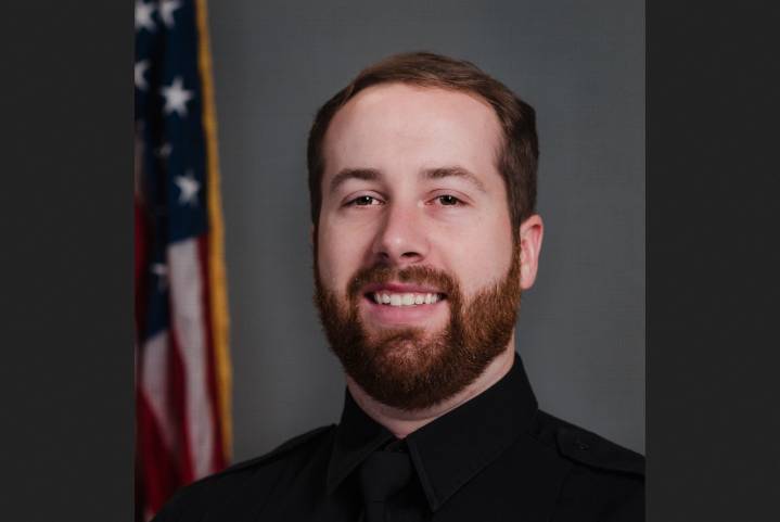 Milwaukie police officer found guilty of sex on duty surrenders badge
