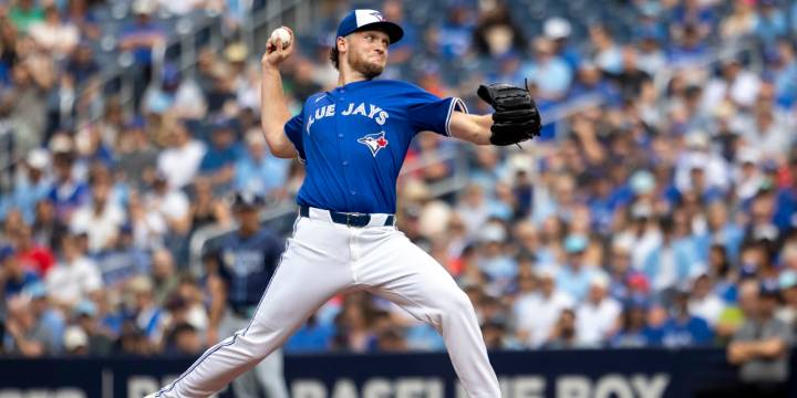 Trey Yesavage, Blue Jays keep pace in AL East race