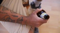 AA alerta sobre alcoholismo en jóvenes y falta de acceso a medios de ayuda