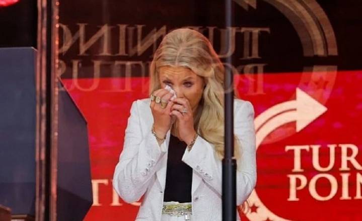 Erica Kirk perdona al asesino de su esposo en el State Farm de Arizona (+Video)