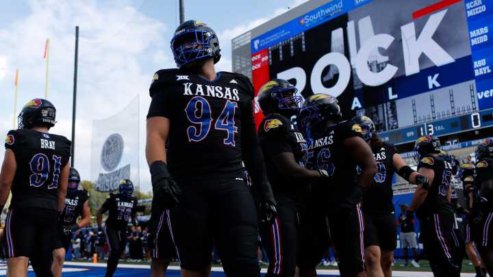 Kansas football vs Cincinnati predictions, picks, odds for Big 12 game