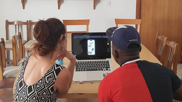 LienUp, una aplicación desarrollada por una malagueña para ayudar a los migrantes a informarse y a romper barreras lingüísticas