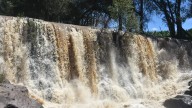 Abren compuertas en represas y ríos para desfogar agua pluvial y evitar desbordamientos