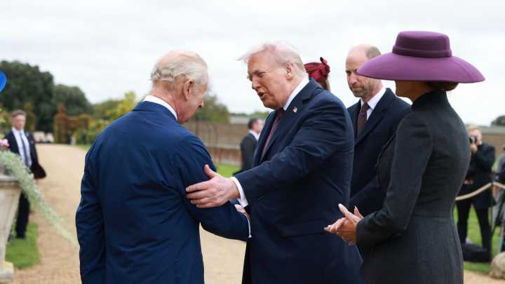 Carlos III recibe a Trump al inicio de una visita de Estado centrada en los acuerdos económicos
