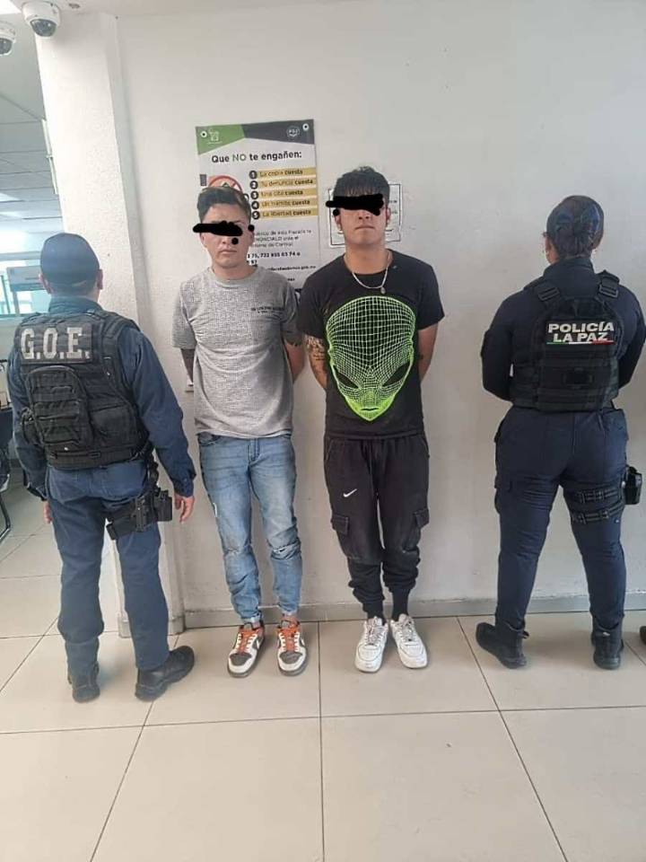 «TIRABAN DROGA» EN LOS REYES LA PAZ Y SE ROBARON MOTO