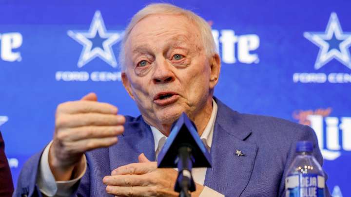 Jerry Jones aims thinly-veiled dig at Micah Parsons as former Dallas Cowboys star makes blockbuster return