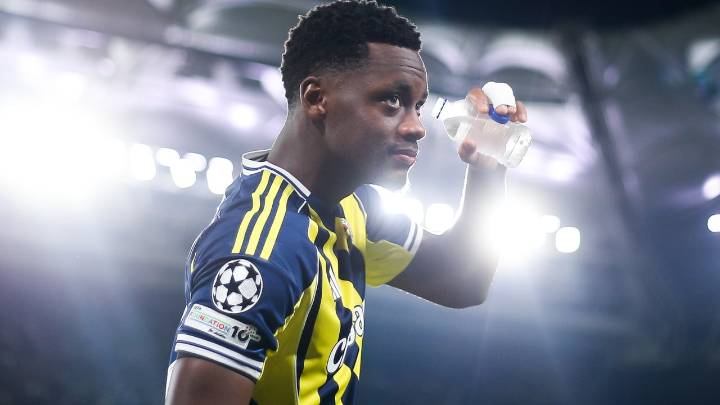 Se supo la millonada que pagó Fenerbahçe por Jhon Durán: revuelo en Turquía