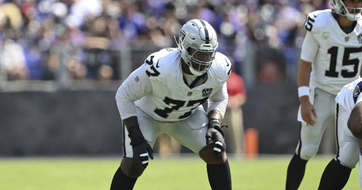 Browns sign tackle after officially placing Dawand Jones on IR